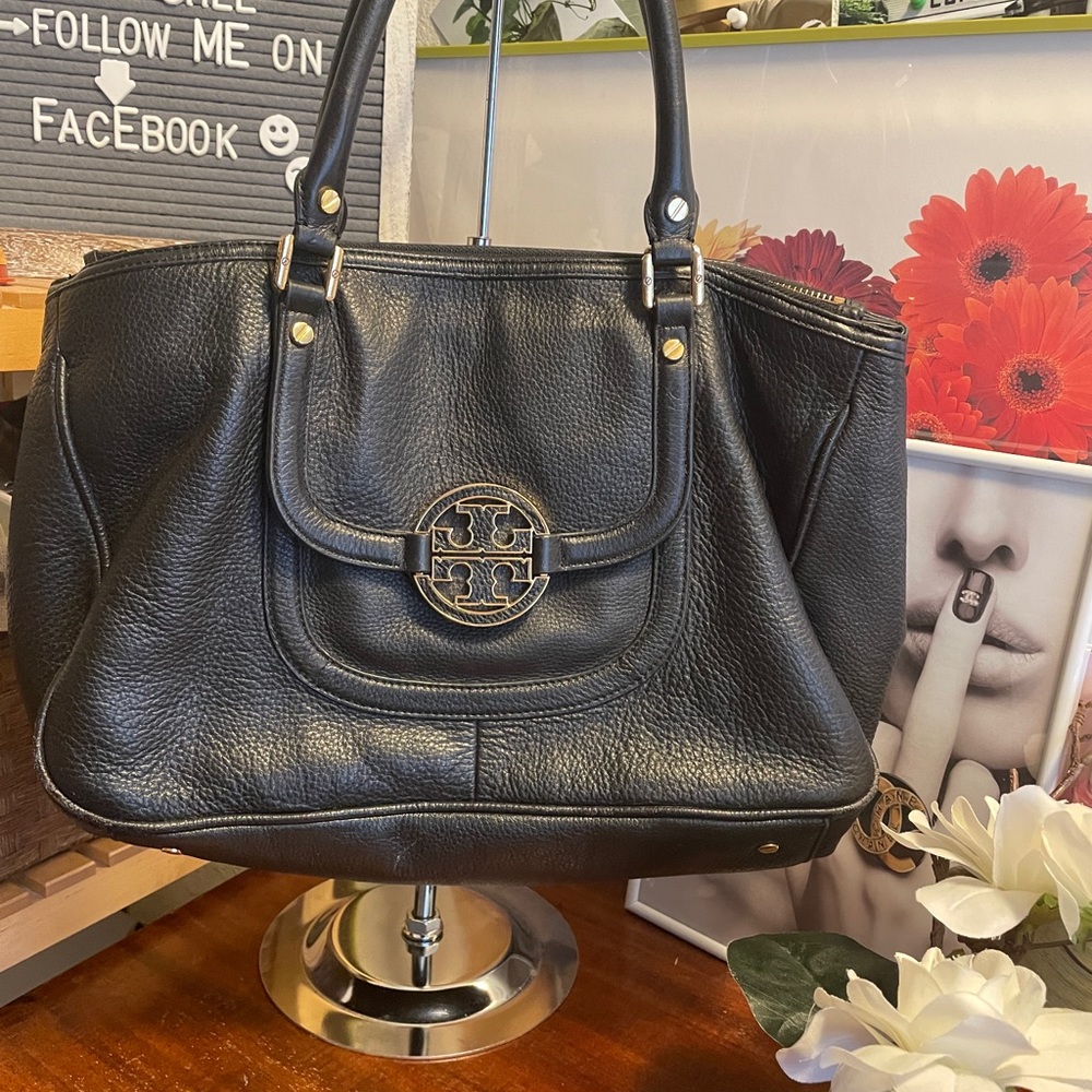 Preloved Tory Burch Pebbled nag